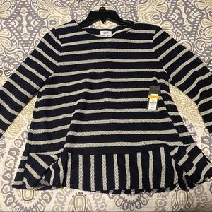 Women’s Small Crown & Ivy top